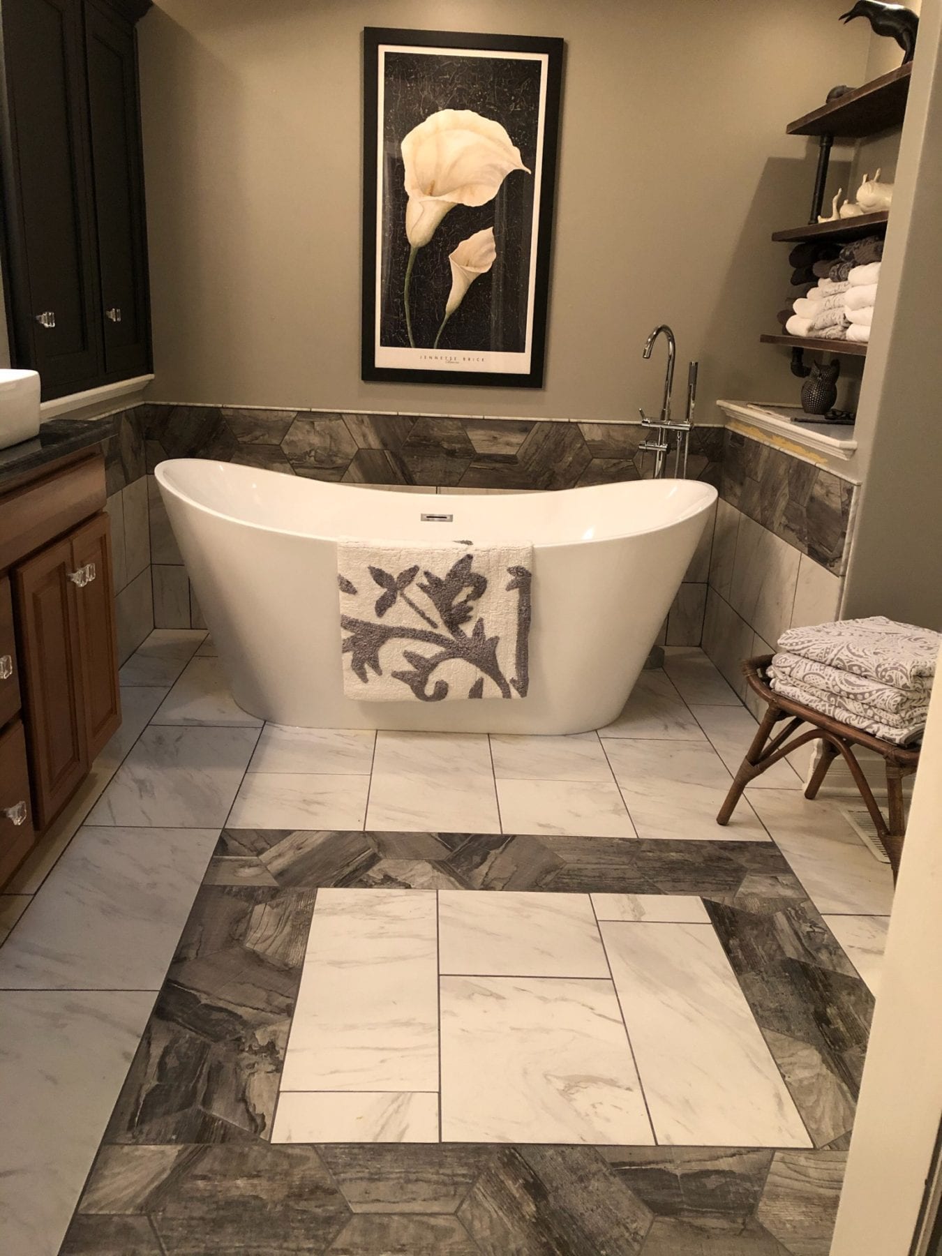 Read more about the article Tub and Tile!