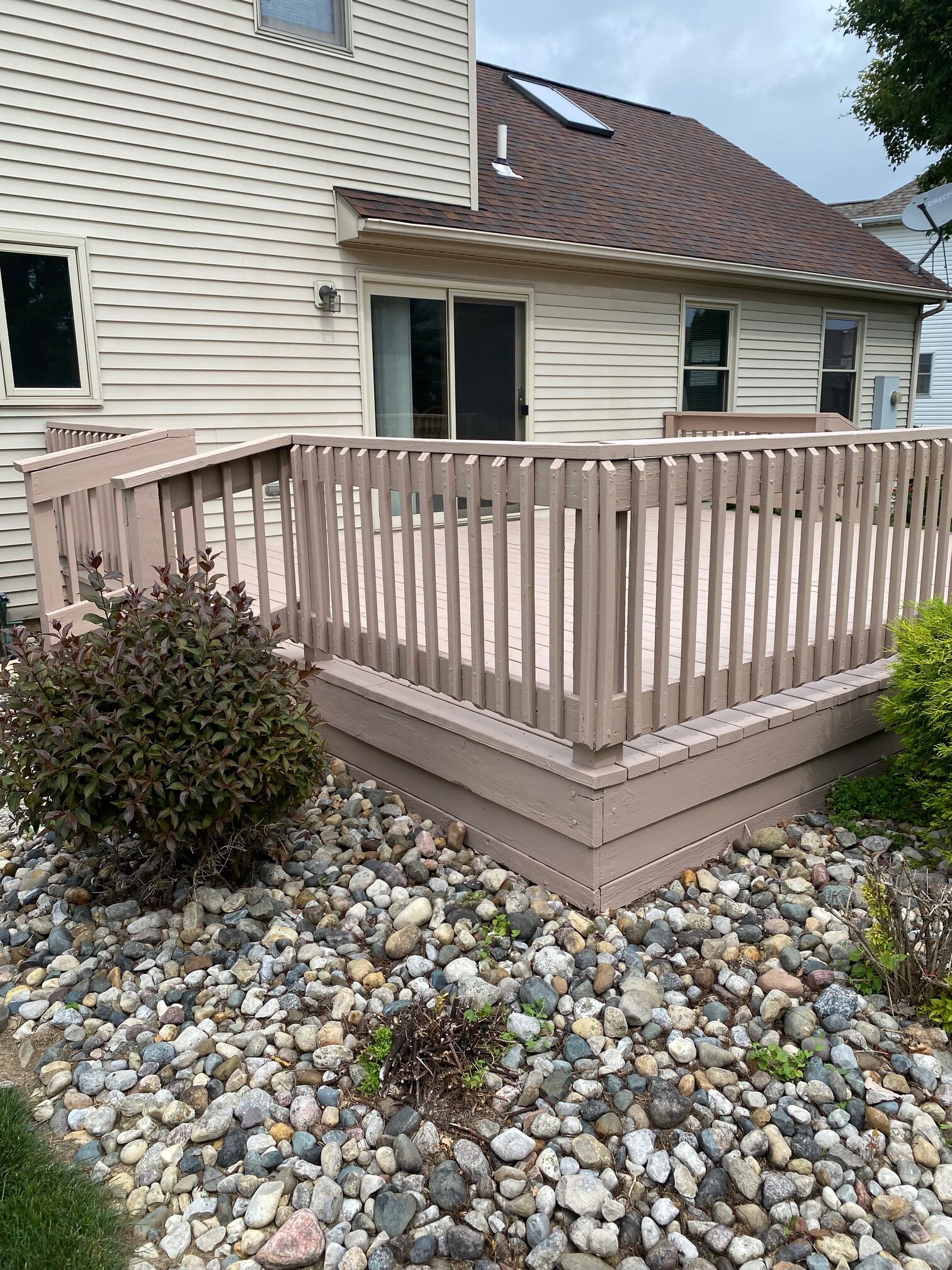 Read more about the article Deck staining