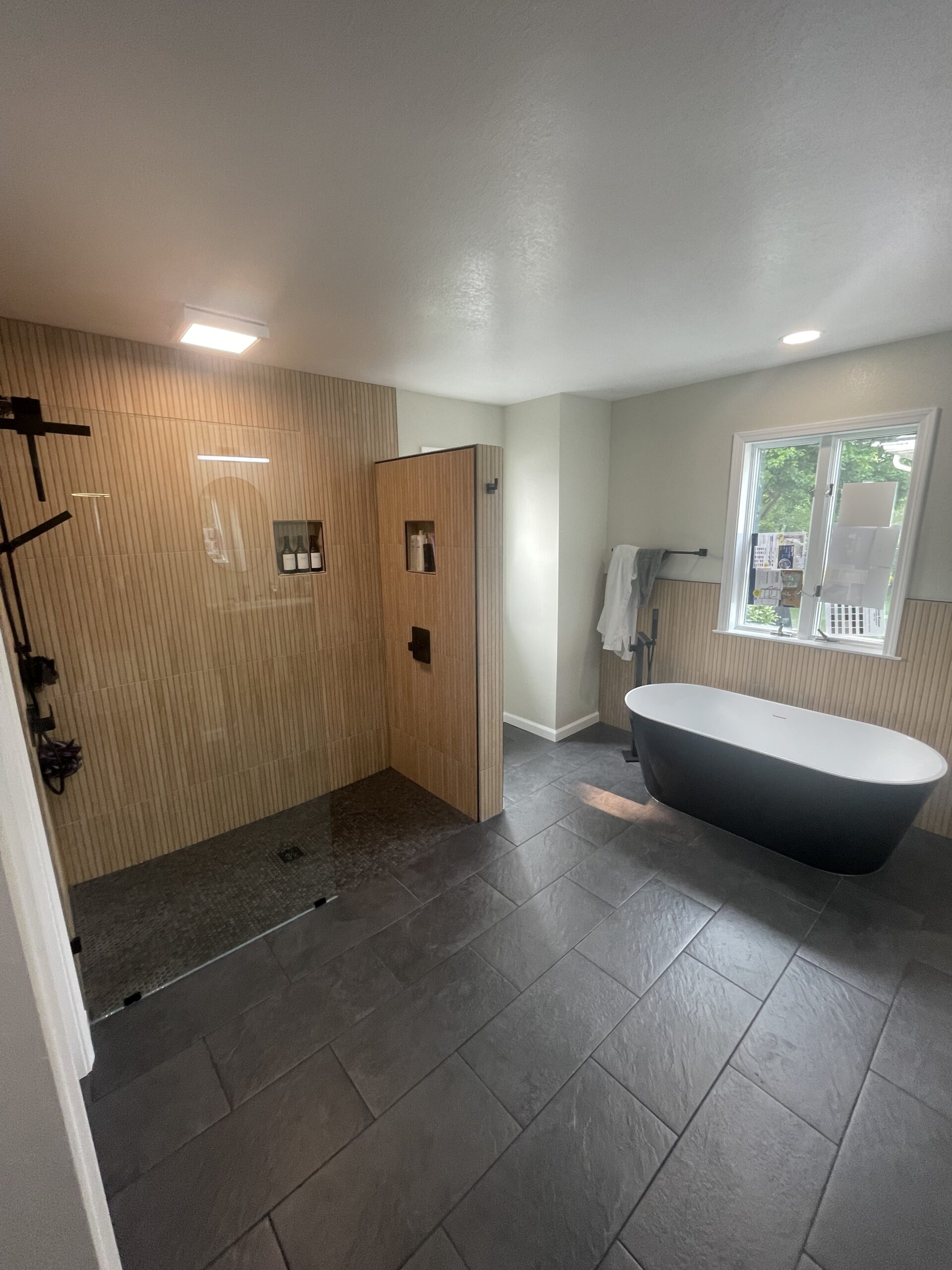 Read more about the article Modern Master Bathroom