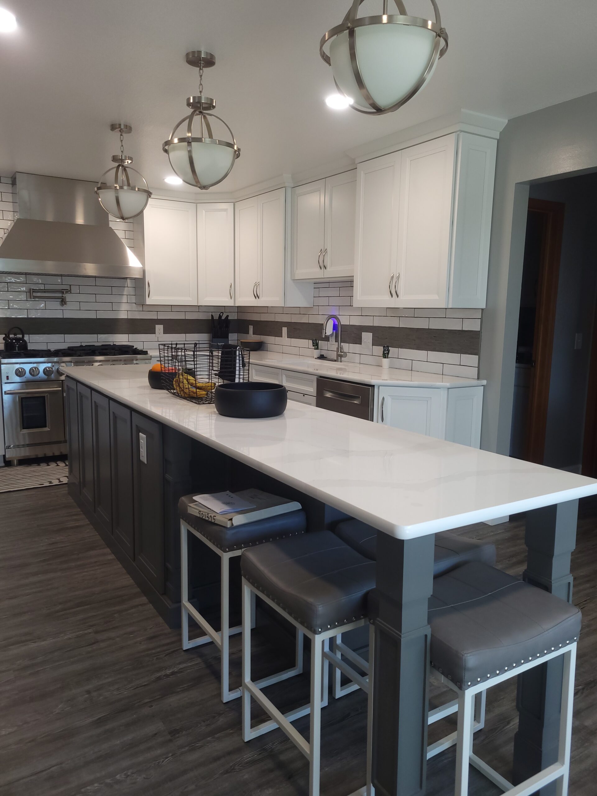 Read more about the article Huge Custom Kitchen!