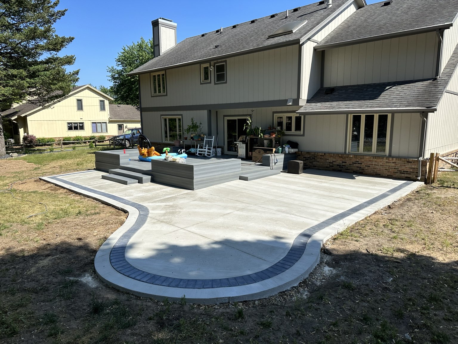 Read more about the article Stamped patio and steps