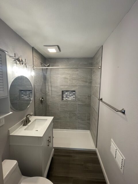 Read more about the article Gray bathroom