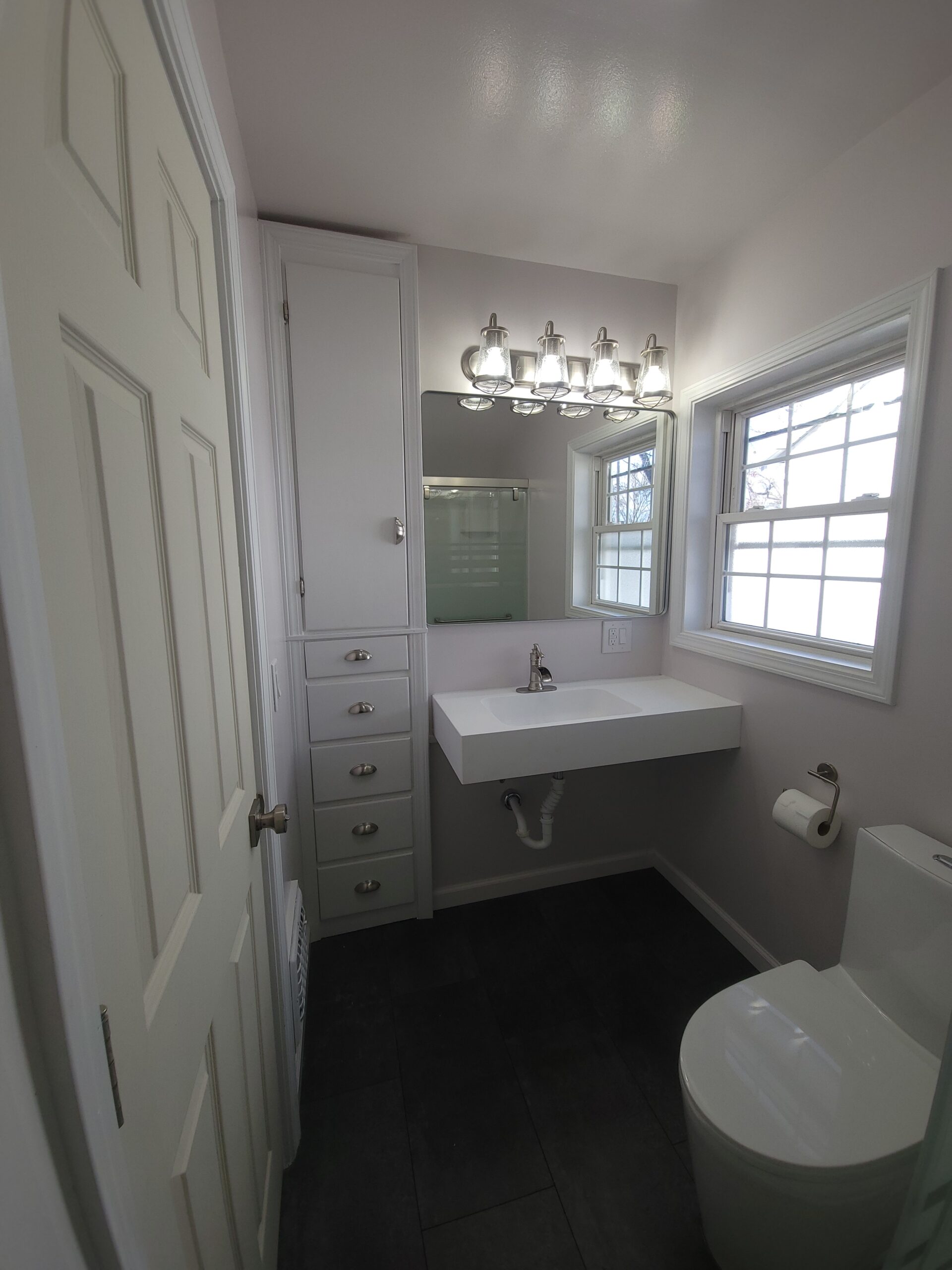 Read more about the article Sleek Bathroom Update