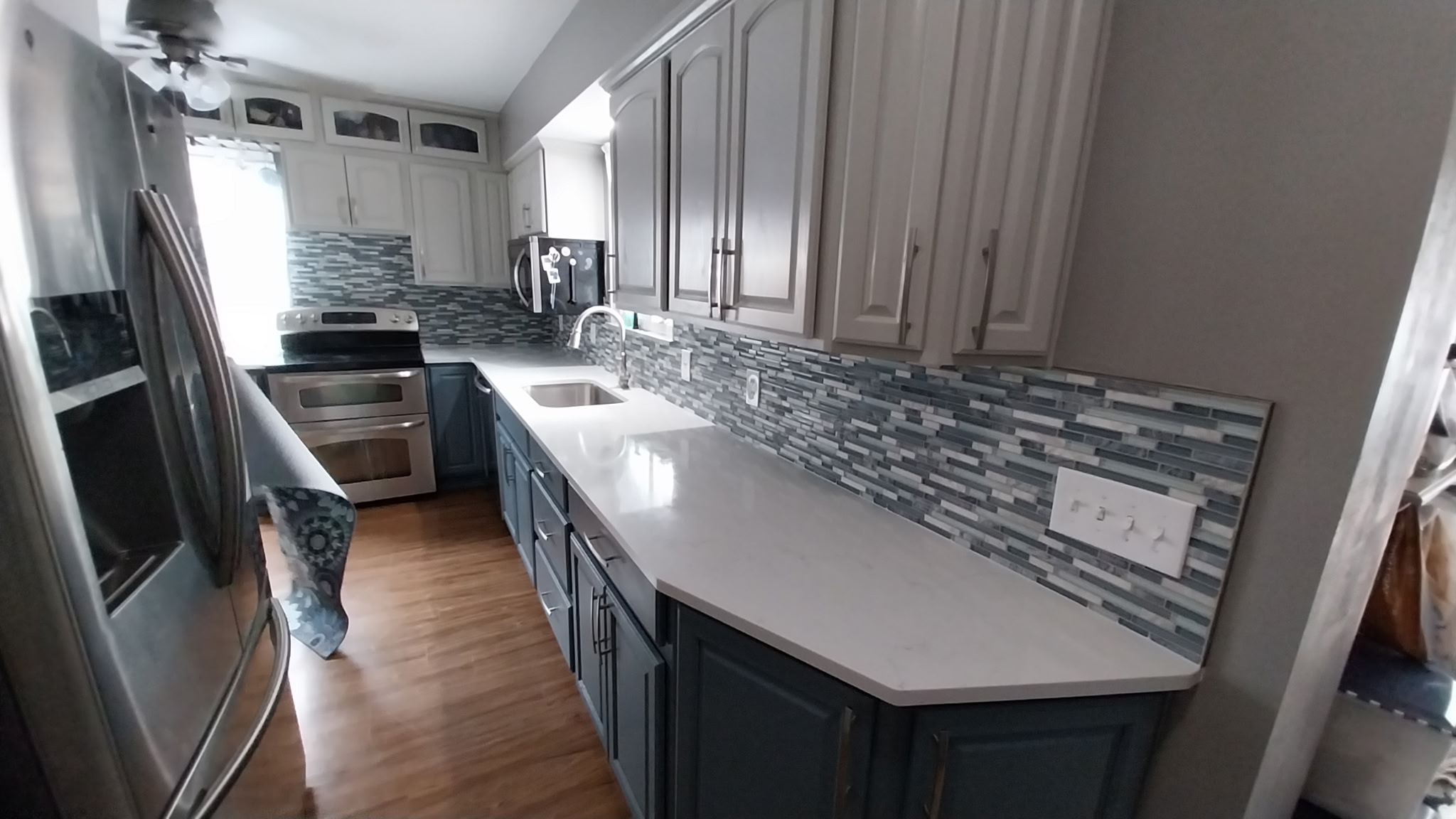 Read more about the article Painting the Kitchen Cabinets