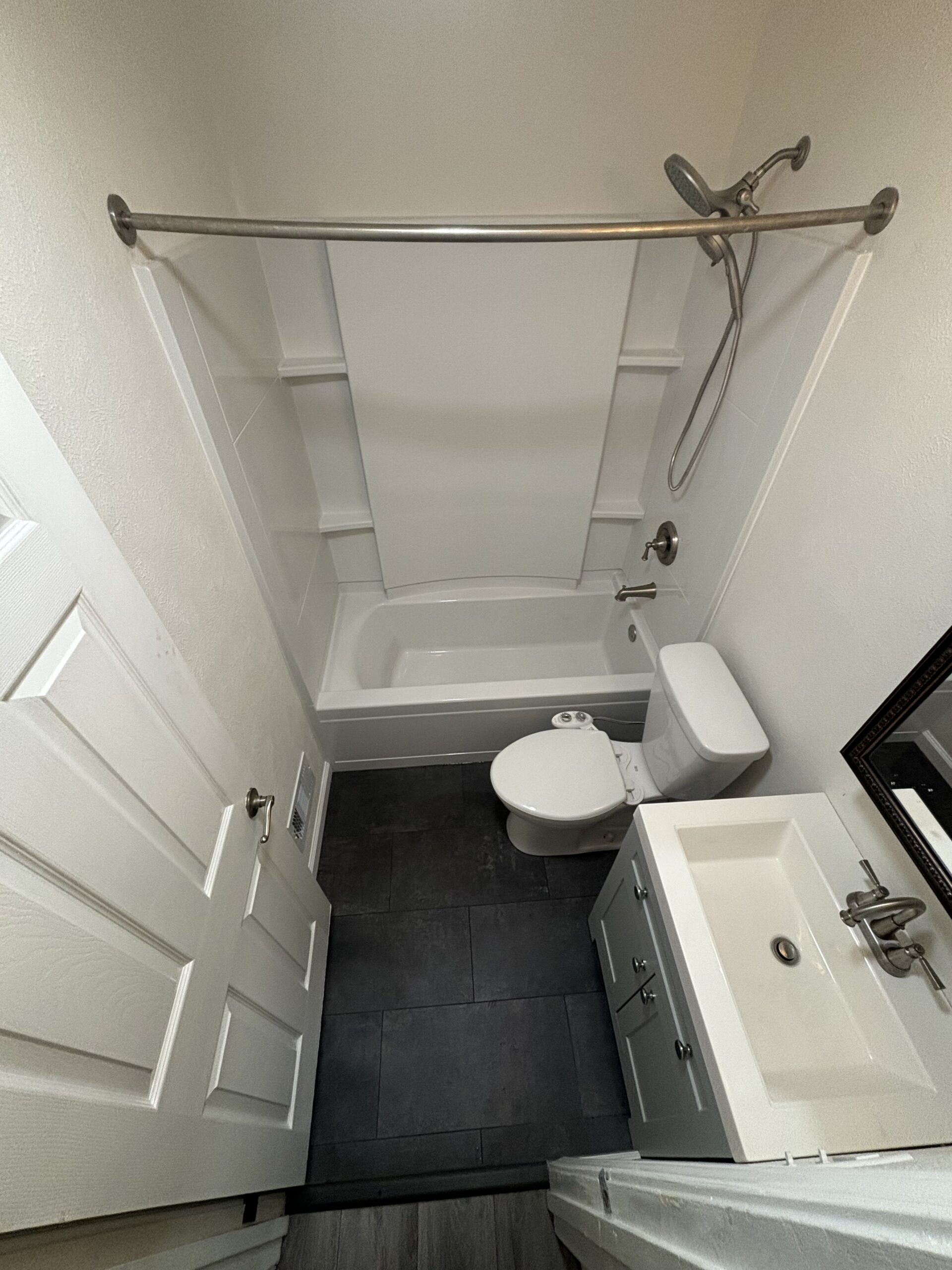 Read more about the article Simple Bathroom Update