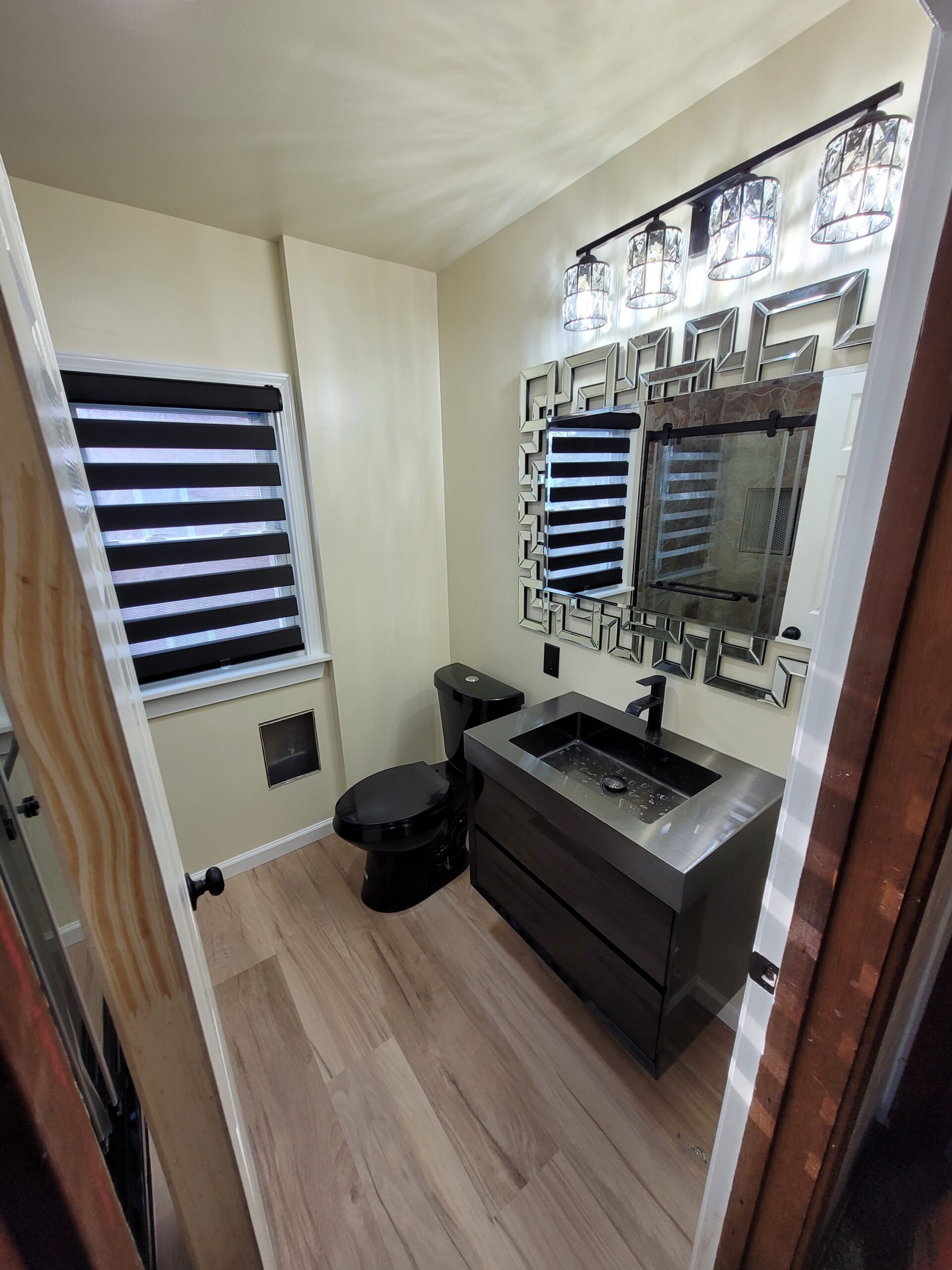 Read more about the article Update a Pink Bathroom