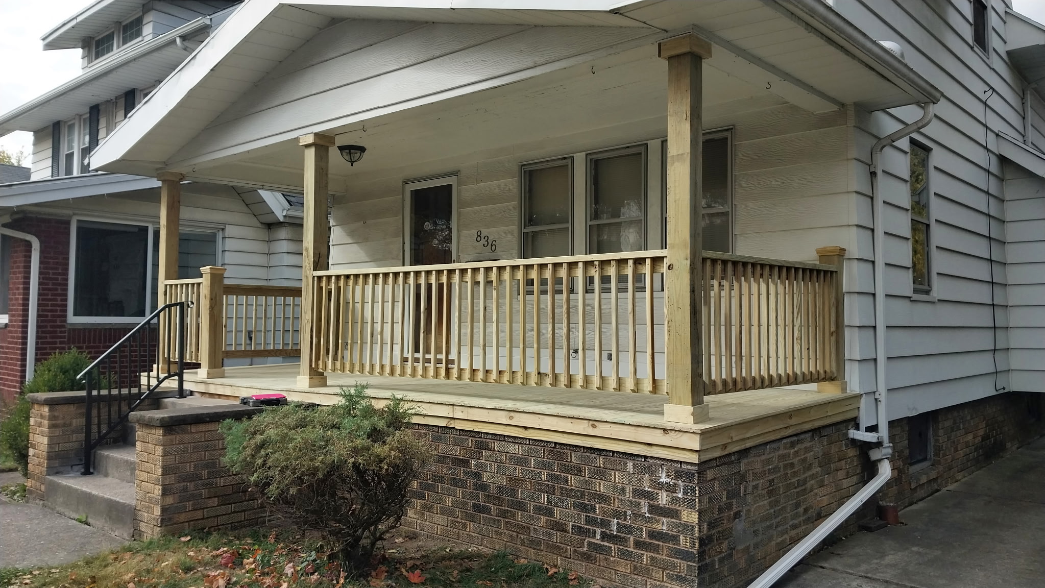 Read more about the article Front Porch Over a Basement