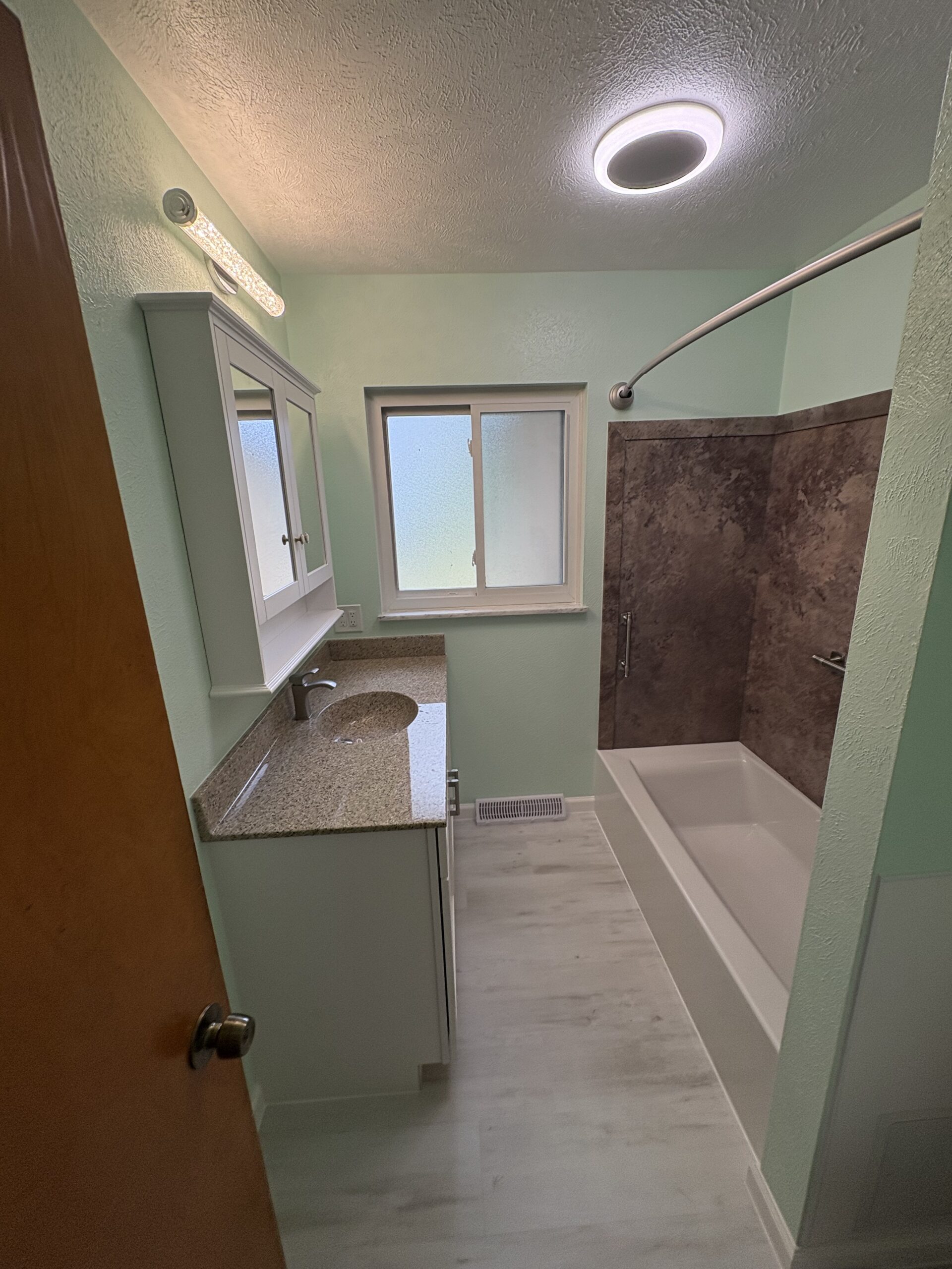 Read more about the article Old Bathroom Renewed
